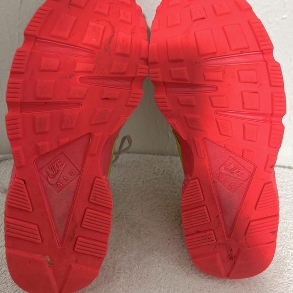 Women Nike Air Huarache Run Desert Sand Volt-Hot Punch Size 11 Running Exercise - Picture 6 of 7